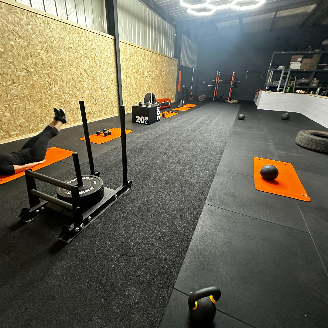 Grindų danga su dirbtine žole Trackz Uni Indoor 30 × 4 m