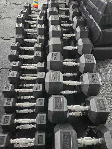 Šešiakampių hantelių rinkinys STRONGMAN (2x1-10kg)