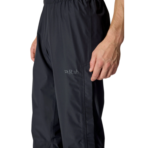 Vyriškos lietaus Rab Downpour kelnės su įprastu (regular) ilgu kojų dydžiu.