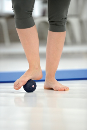 SISSEL® Myofascia kamuoliukas, 8 cm, juodos spalvos