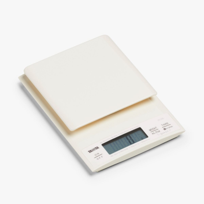 Skaitmeninės virtuvinės / maisto svarstyklės TANITA KD-320 White Kitchen Scale, baltos sp.